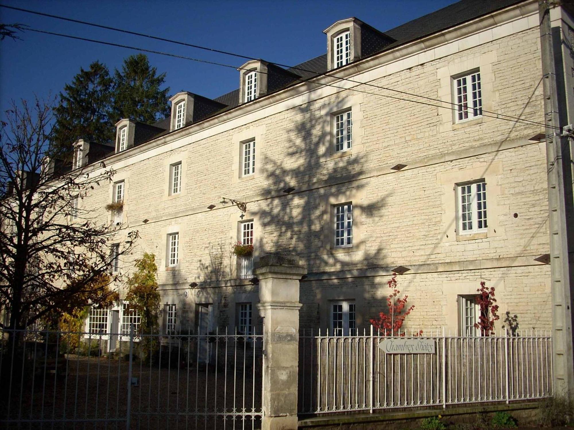 Le Moulin De Poilly Bed & Breakfast Exterior photo