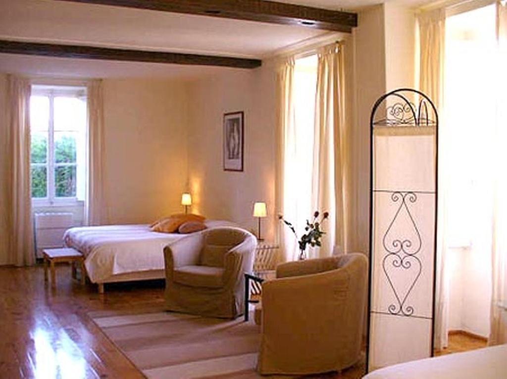 Le Moulin De Poilly Bed & Breakfast Exterior photo