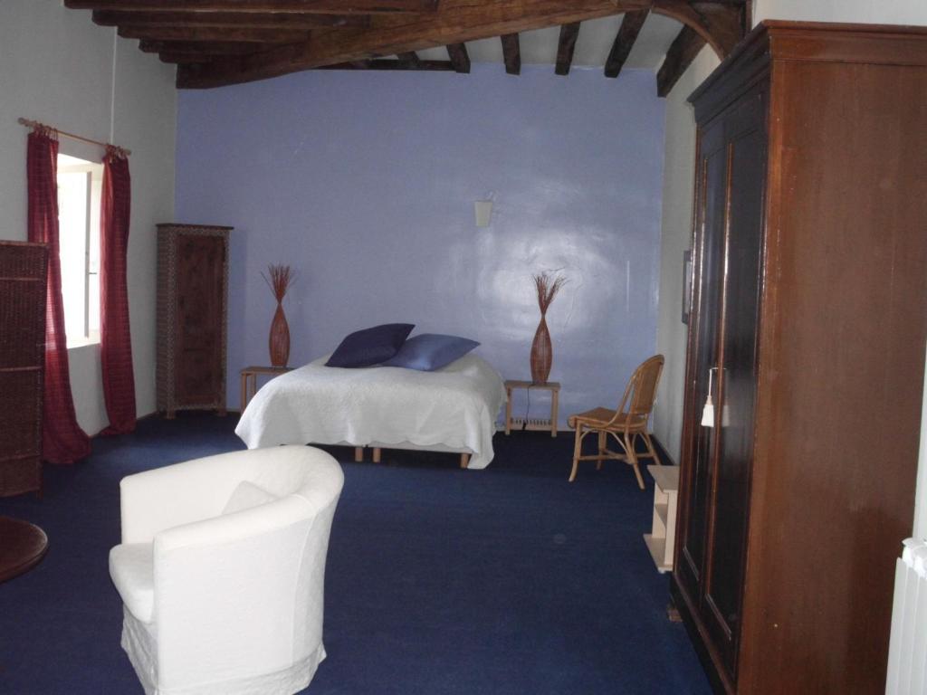 Le Moulin De Poilly Bed & Breakfast Room photo